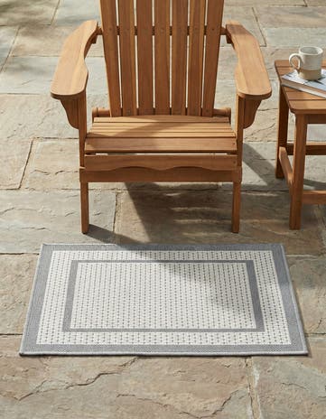 2' 2 x 3' Easy-Clean Border Indoor / Outdoor Rug