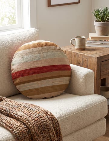 2' 5 x 2' 5 Hand Woven Pillow Wool Round Rug