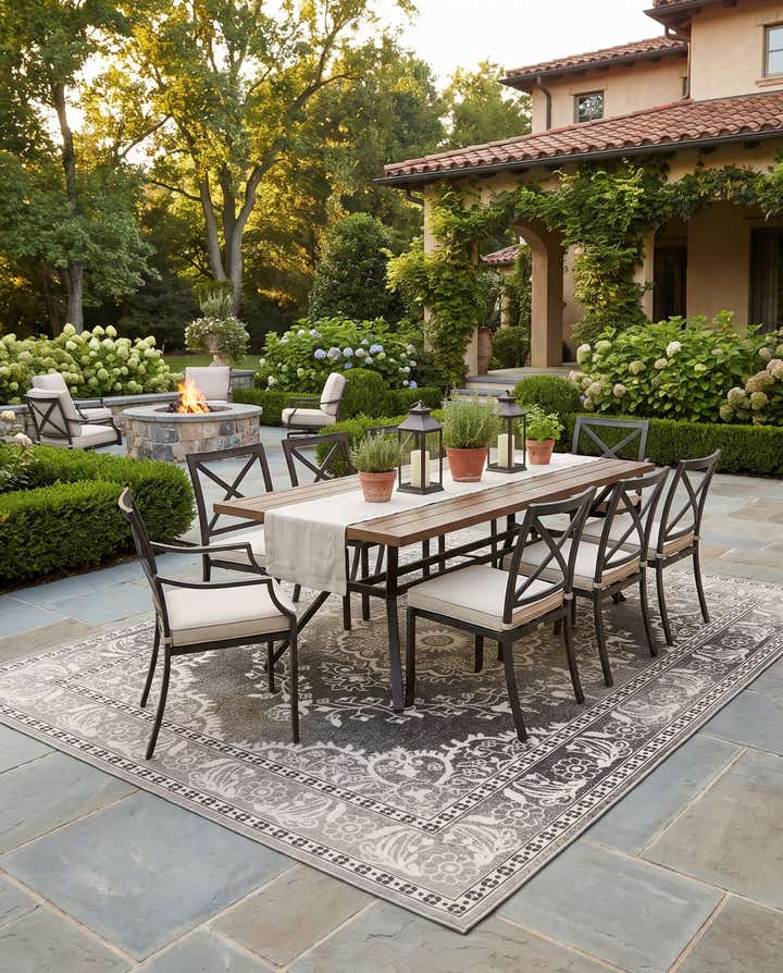 275cm x 365cm Easy-Clean Traditional Indoor / Outdoor Rug