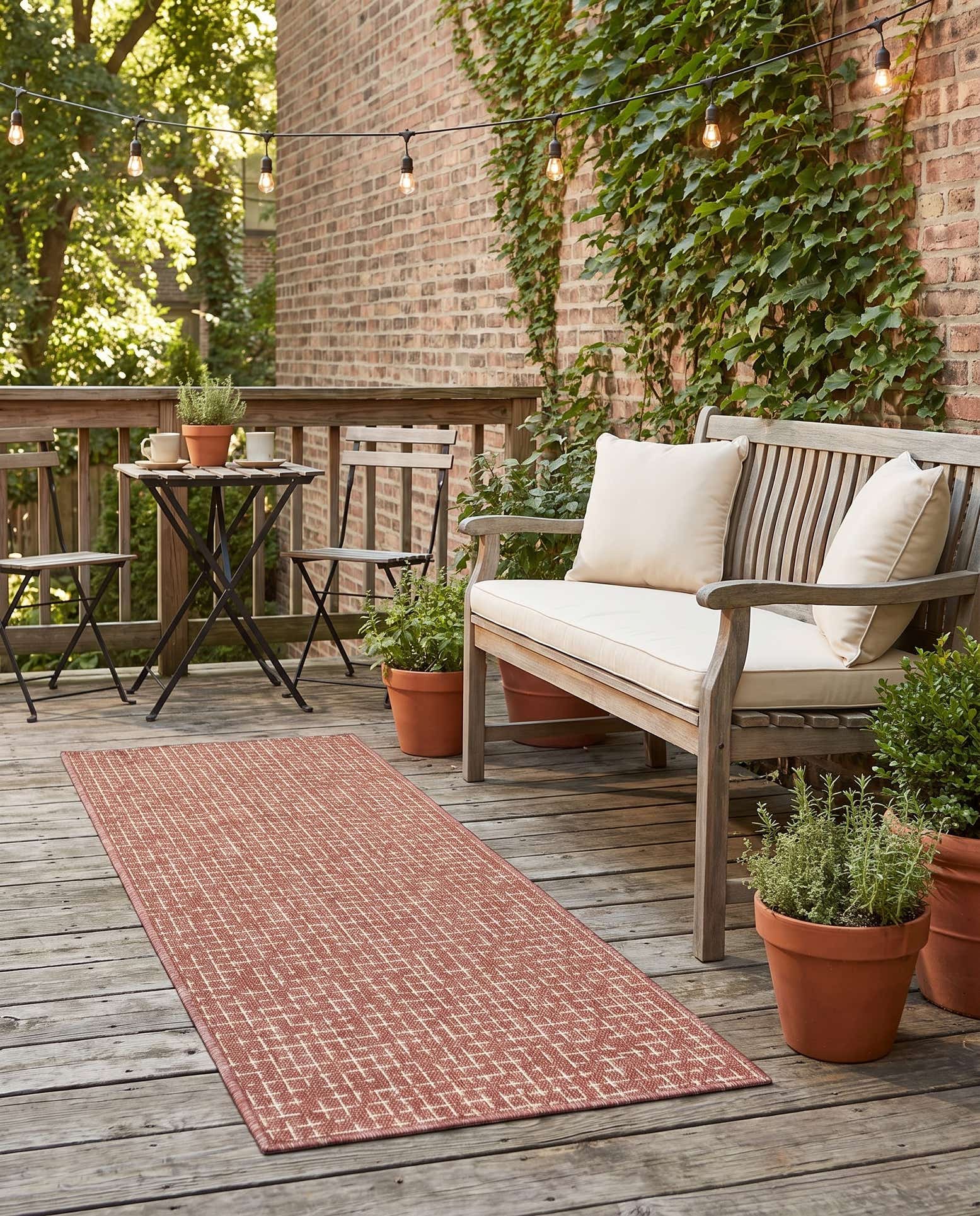 2' x 6' Easy-Clean Checkered Indoor / Outdoor Runner Rug