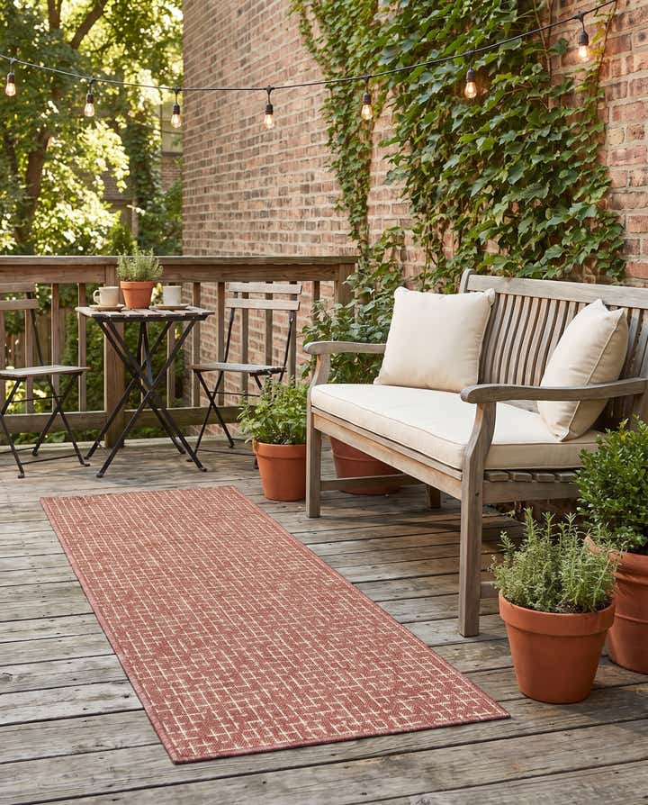 2' x 6' Easy-Clean Checkered Indoor / Outdoor Runner Rug