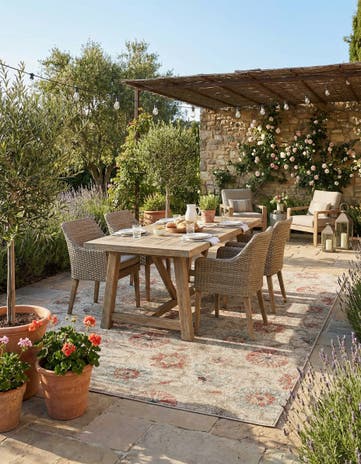 10' x 14' 2 Easy-Clean Botanical Indoor / Outdoor Rug
