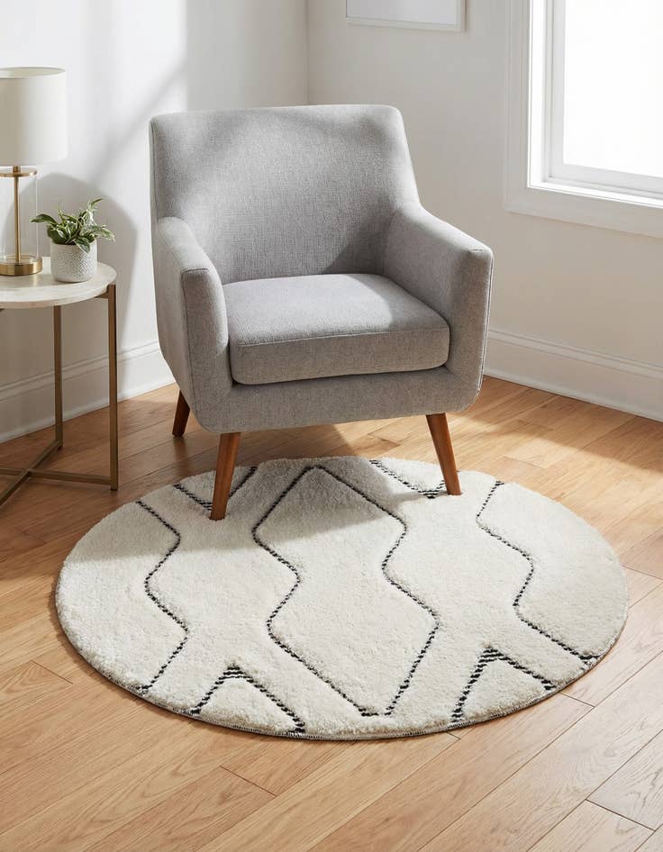 Detail image of 3' x 3' Prismatic Round Rug