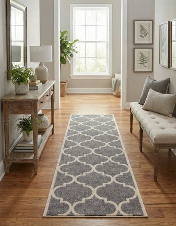 2' 7 x 10' Lattice Runner Rug