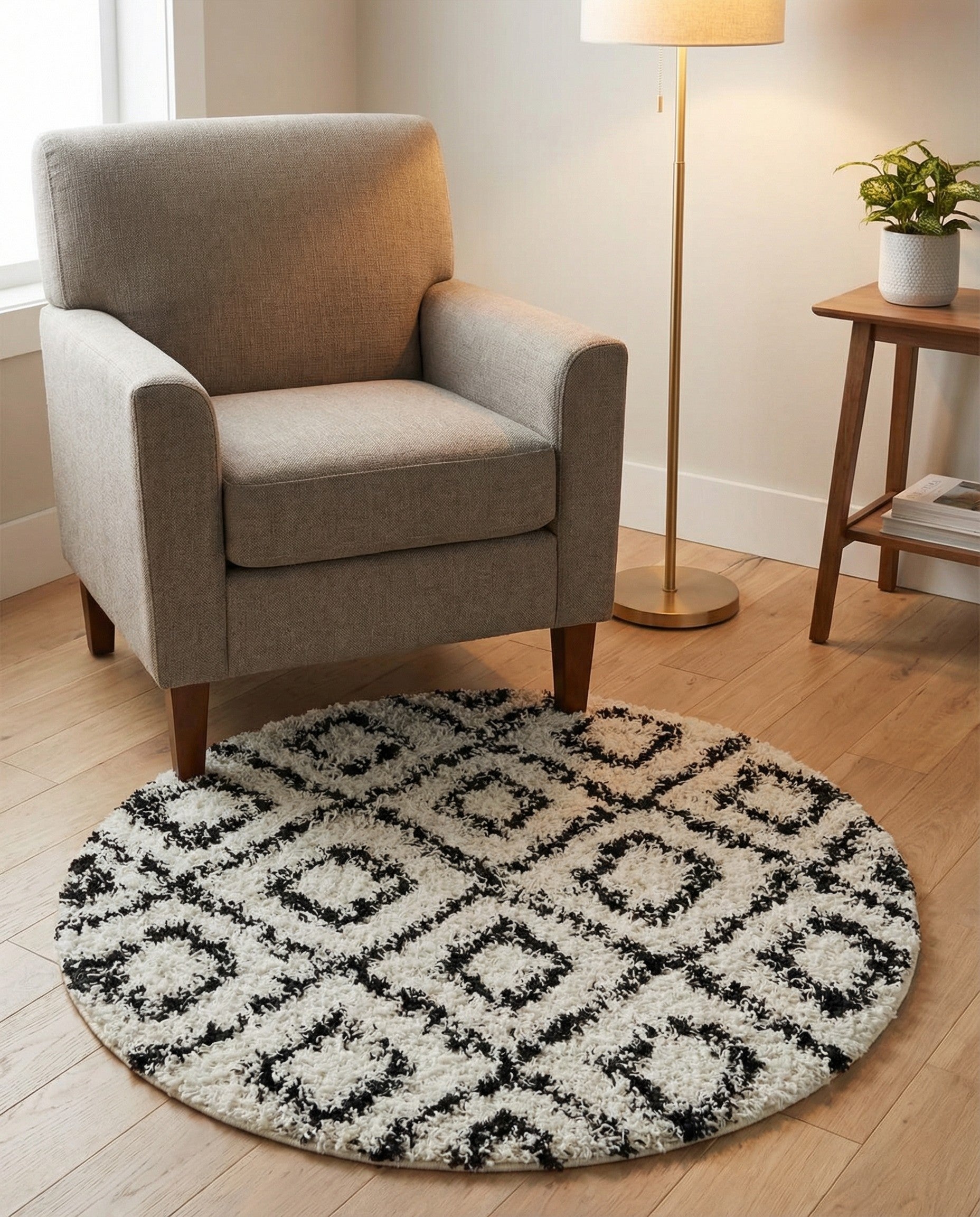 3' 3 x 3' 3 Trellis Shag Round Rug