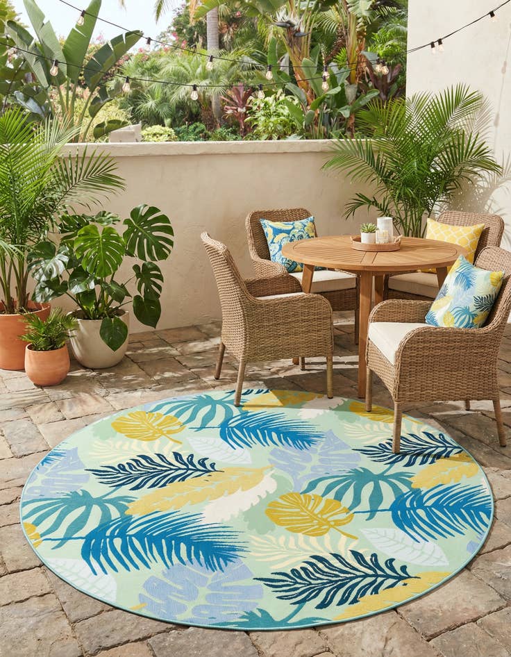 Detail image of 7' 10 x 7' 10 Washable Botanical Indoor / Outdoor Round Rug