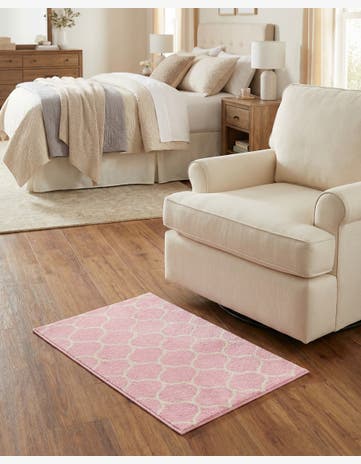 2' x 3' Lattice Frieze Rug