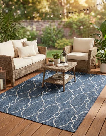 5' 3 x 8' Easy-Clean Lattice Indoor / Outdoor Rug