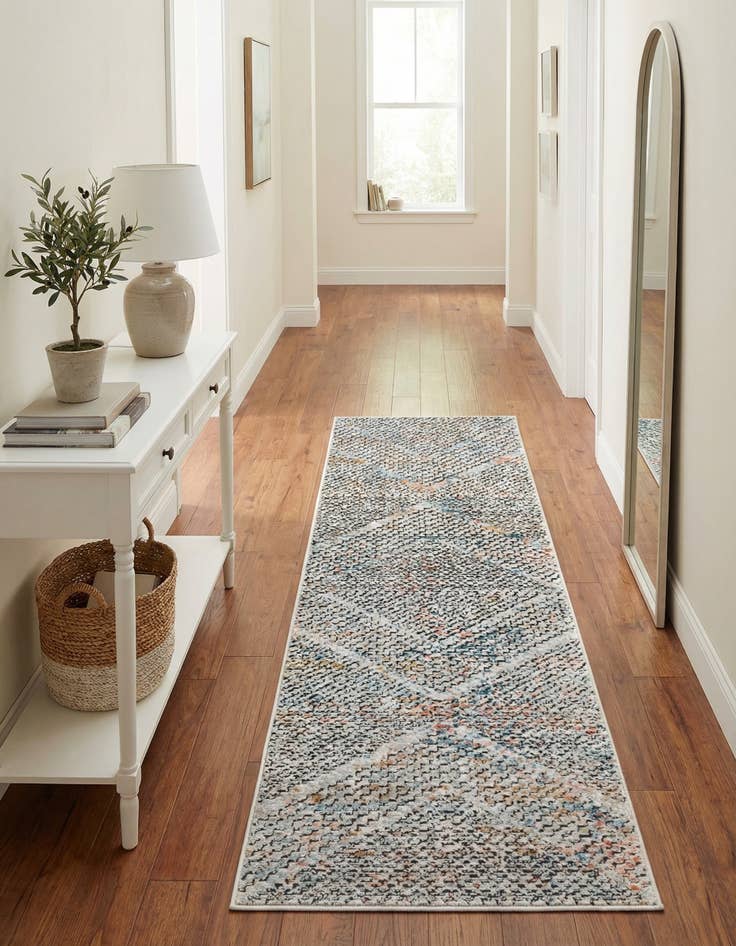 Detail image of 2' 2 x 6' Leipzig Runner Rug