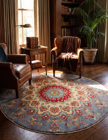 4' 7 x 4' 11 Hand Knotted Kazak Round Rug