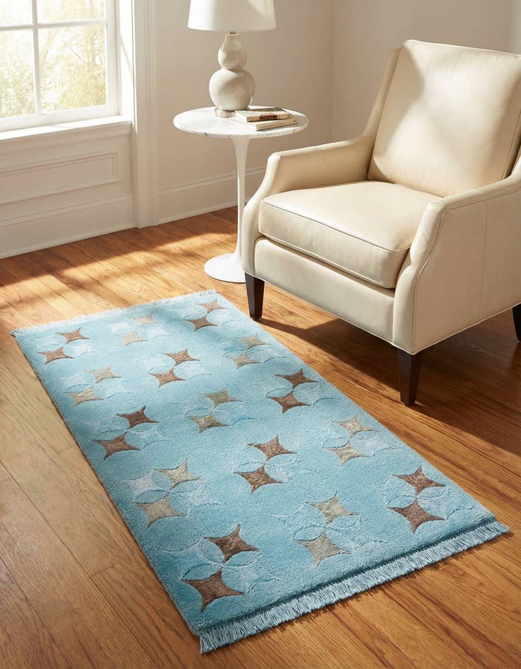 Detail image of 2' 10 x 4' 11 Hand Knotted Darya Wool Rug