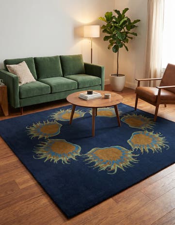 7' 6 x 7' 7 Luna Square Rug