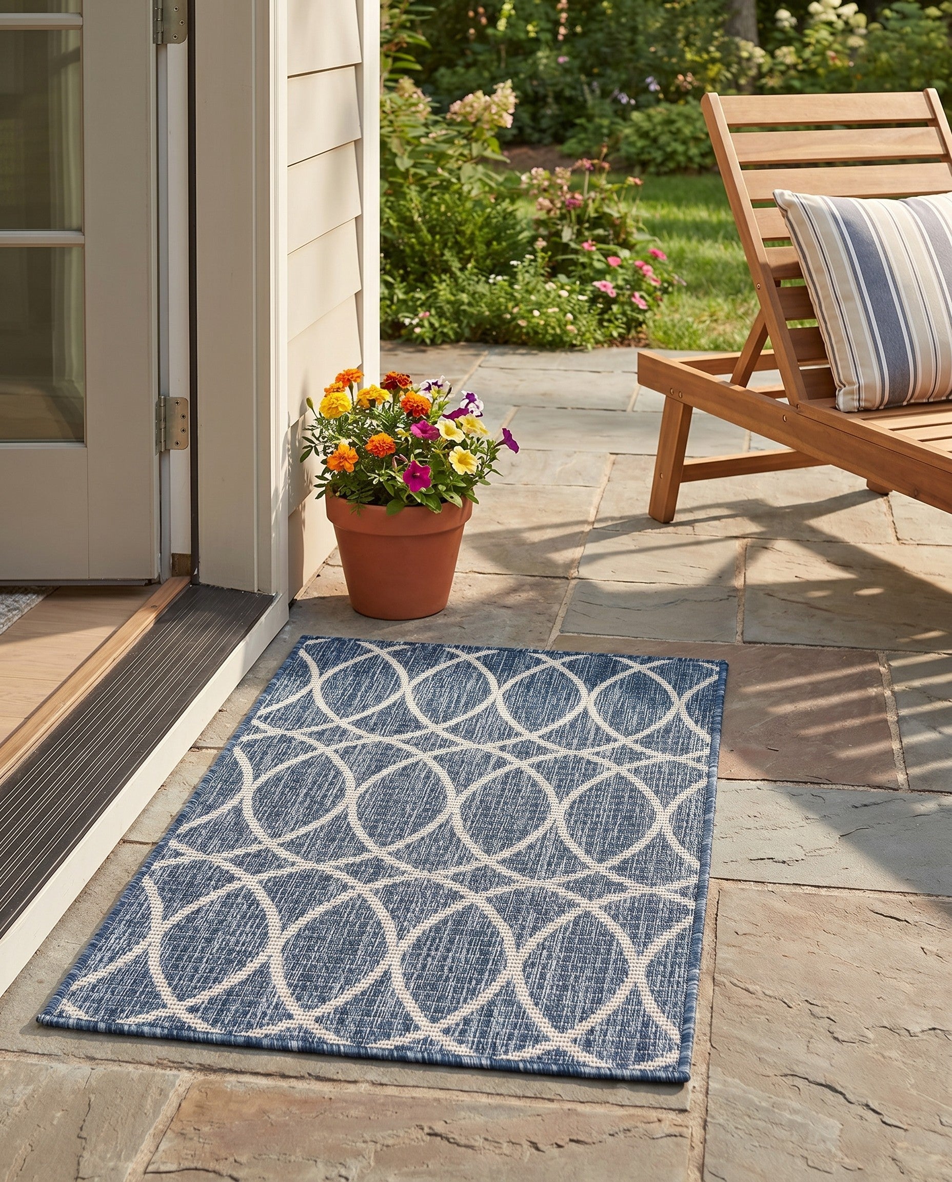 Blue Easy-Clean Lattice Indoor / Outdoor Rug