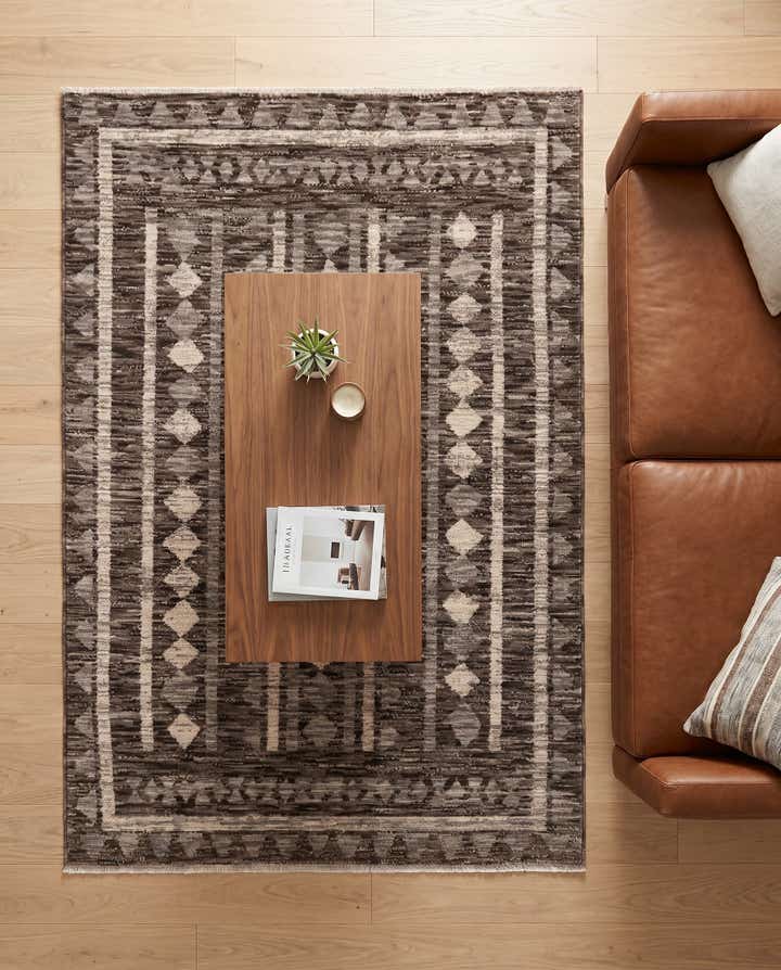 5' x 7' 7 Grand Tradition Rug