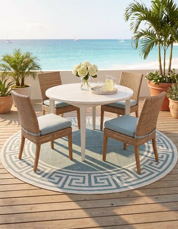 7' x 7' Easy-Clean Coastal Indoor / Outdoor Round Rug