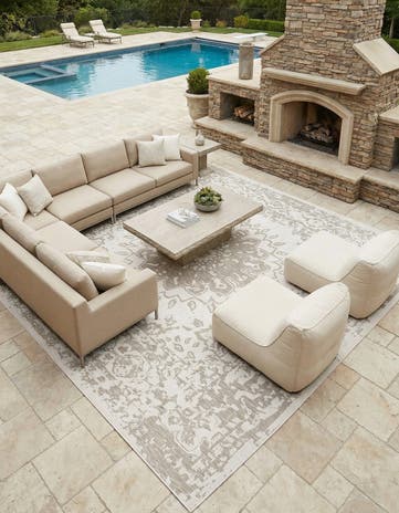 13' x 13' Easy-Clean Traditional Indoor / Outdoor Square Rug