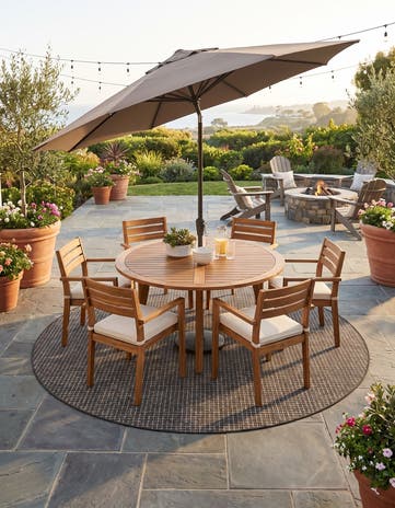 7' 10 x 7' 10 Easy-Clean Checkered Indoor / Outdoor Round Rug