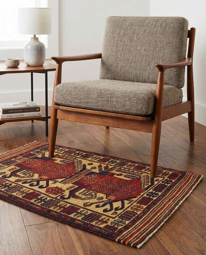 2' 10 x 4' 10 Hand Knotted Sumak Wool Rug