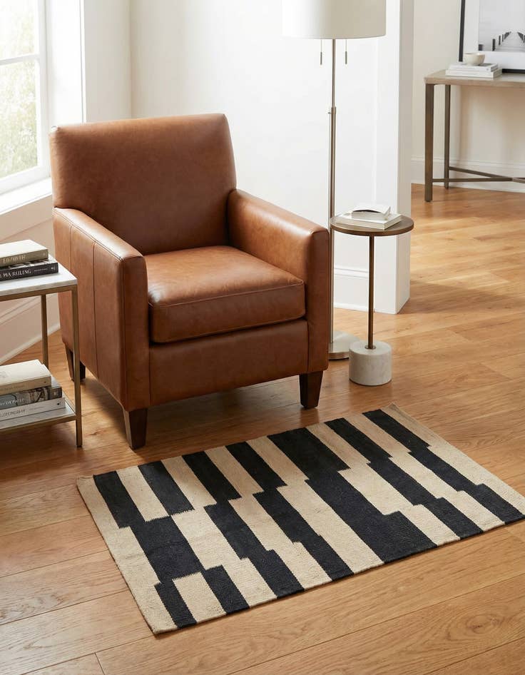 Detail image of 2' 7 x 4' Hand Woven Kilim Modern Wool Rug