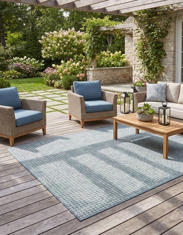 5' 3 x 8' Easy-Clean Checkered Indoor / Outdoor Rug