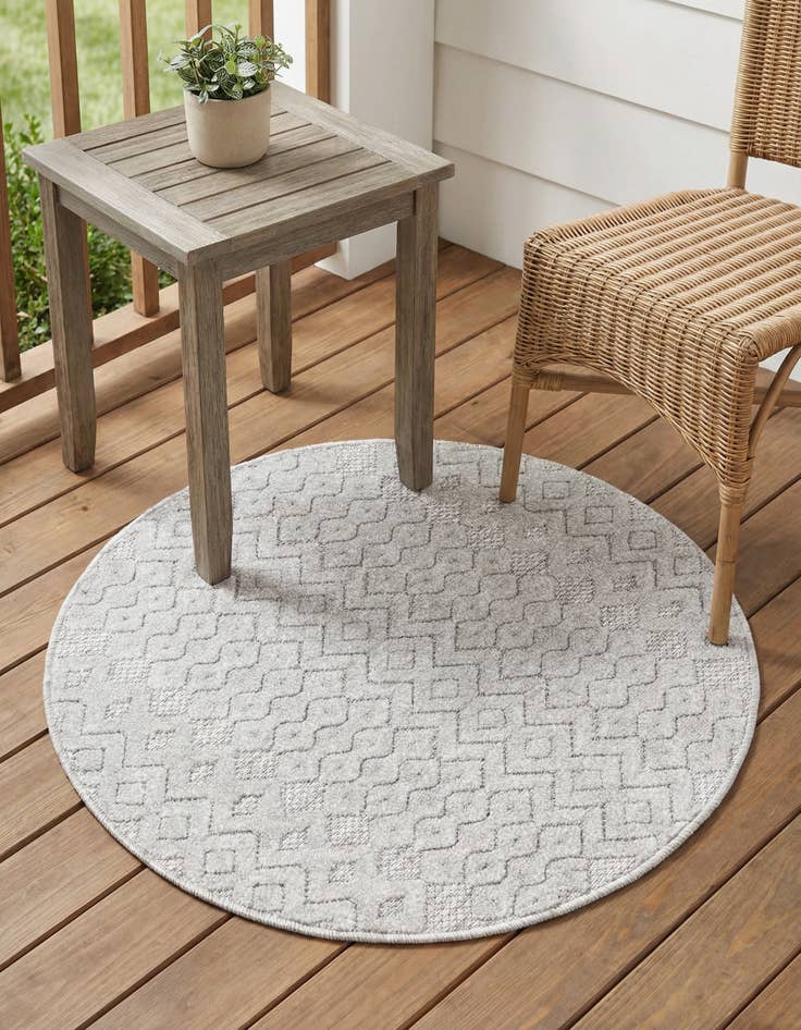 Detail image of 3' x 3' Easy-Clean Trellis Textured Indoor / Outdoor Round Rug