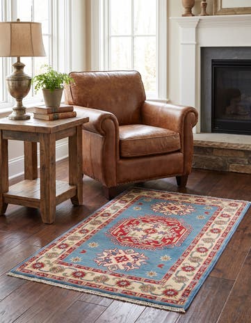 2' 7 x 4' 3 Hand Knotted Kazak Rug
