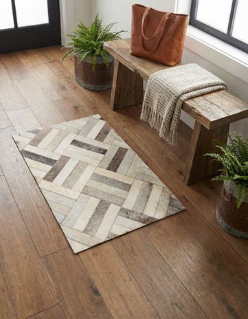 2' x 2' 10 Cowhide Rug