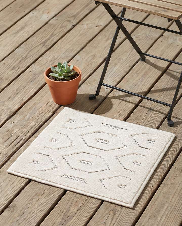 1' 4 x 1' 4 Easy-Clean Trellis Textured Indoor / Outdoor Sample Rug