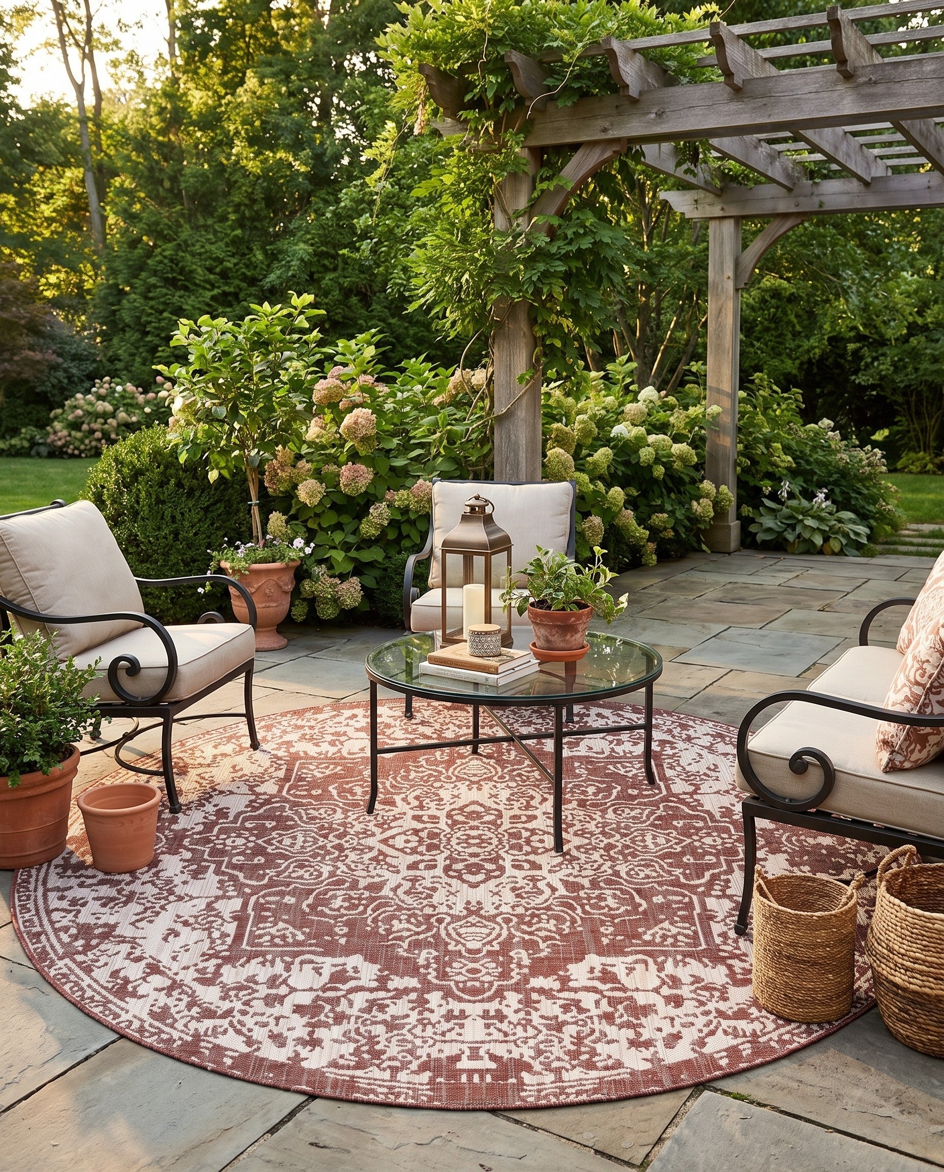 7' x 7' Easy-Clean Jill Zarin Indoor / Outdoor Round Rug