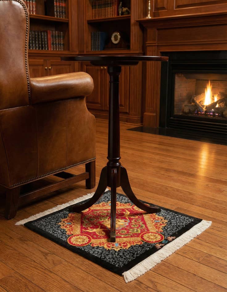 Detail image of 1' 6 x 1' 6 Ghom Silk Square Rug