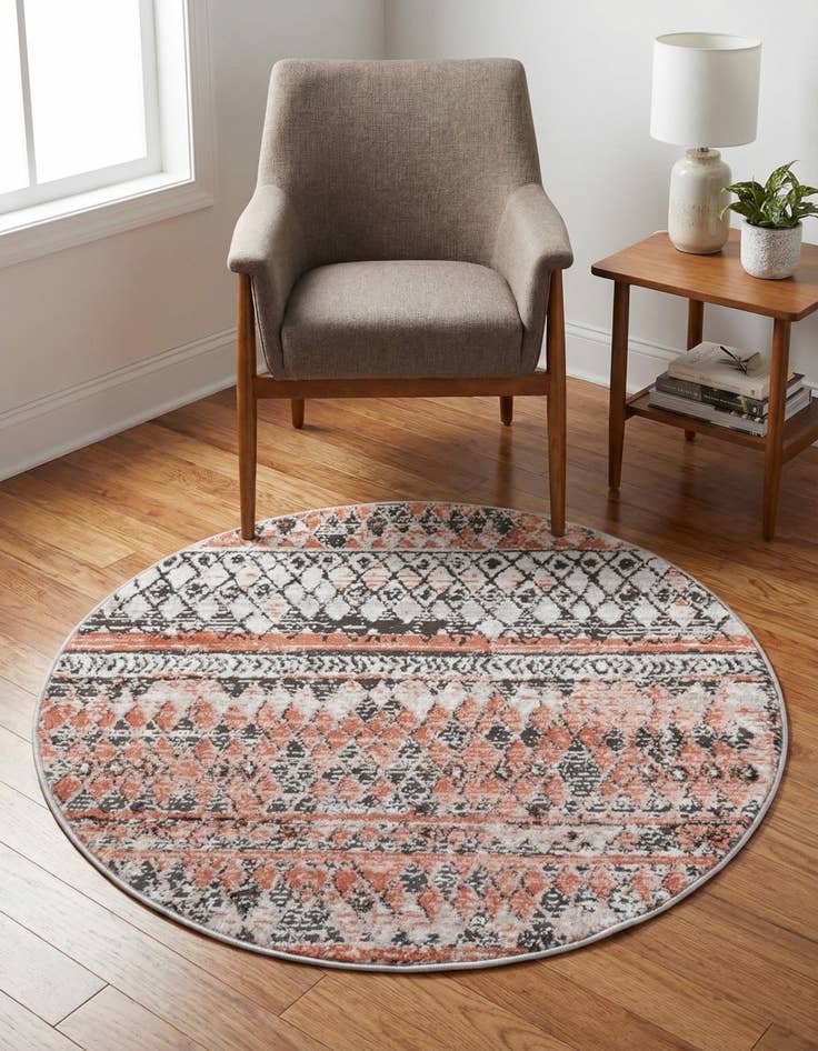 Detail image of 3' 3 x 3' 3 Leipzig Round Rug