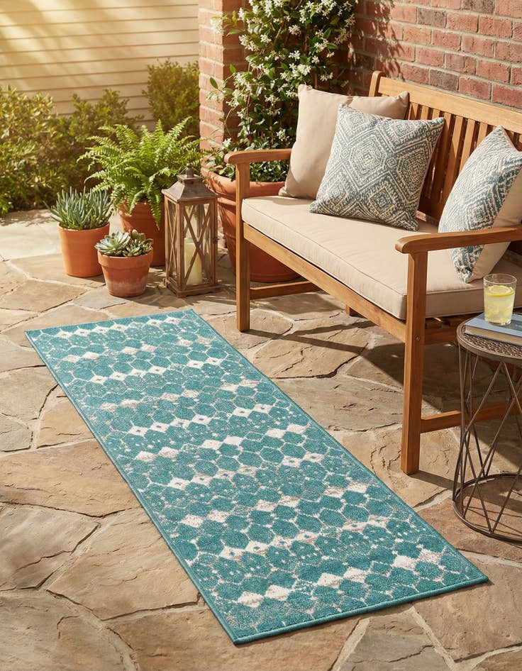 Detail image of 2' x 6' Washable Lattice Indoor / Outdoor Runner Rug