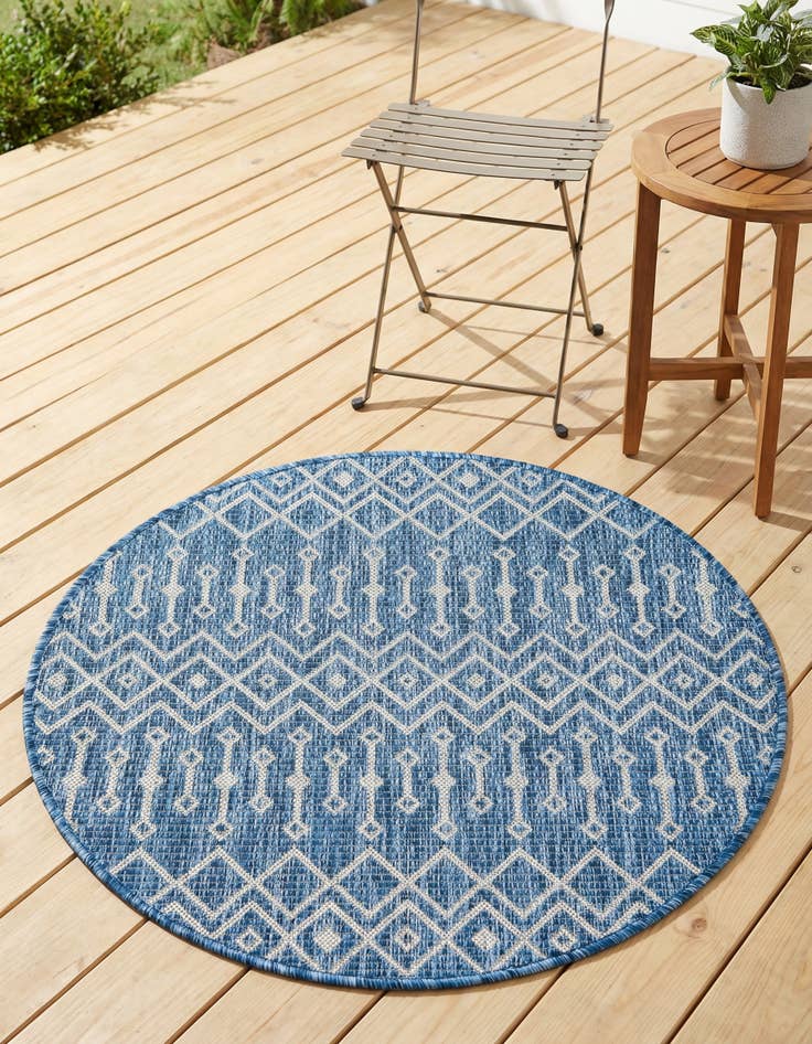 Detail image of 3' x 3' Easy-Clean Trellis Indoor / Outdoor Round Rug