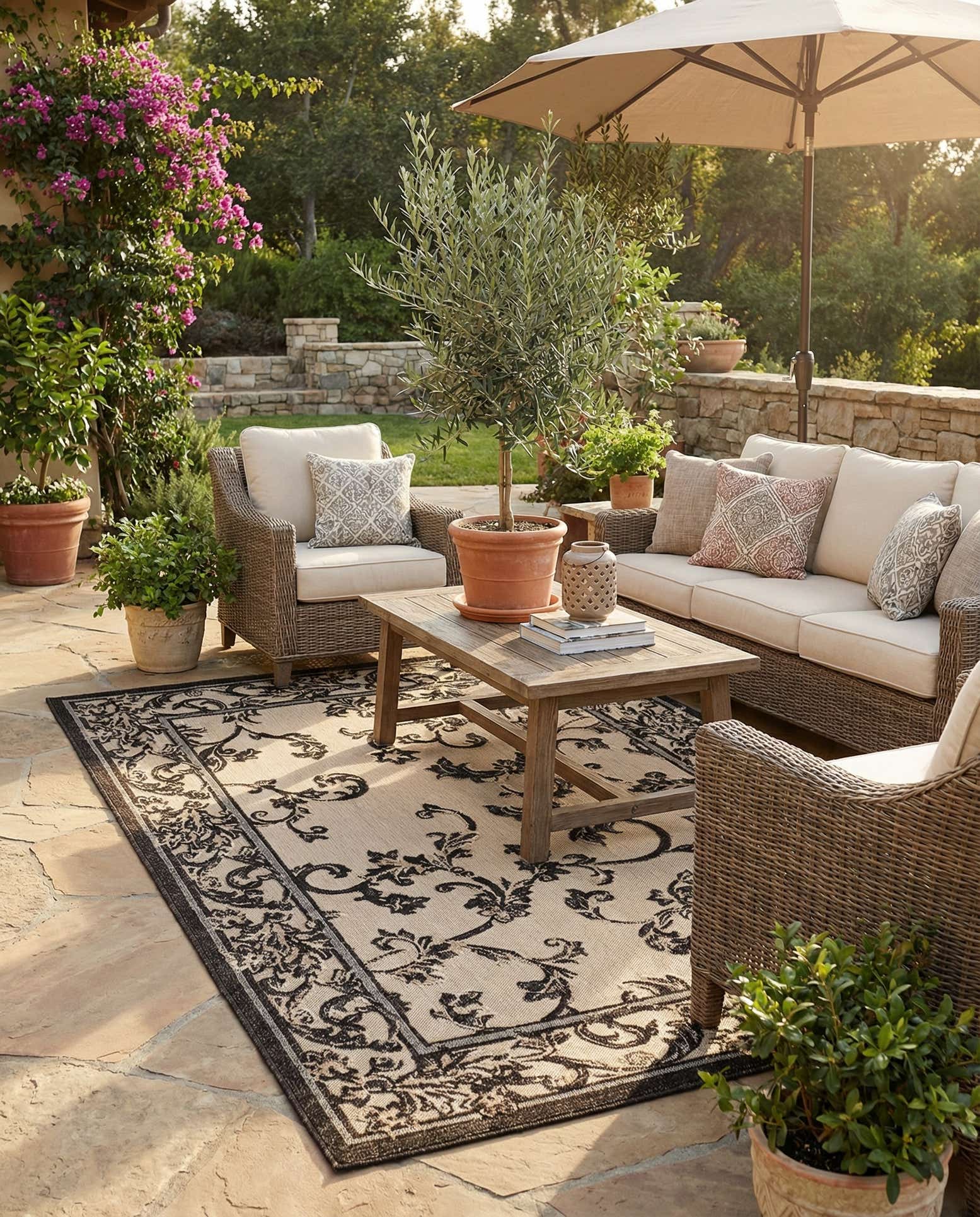 5' x 8' Easy-Clean Botanical Indoor / Outdoor Rug