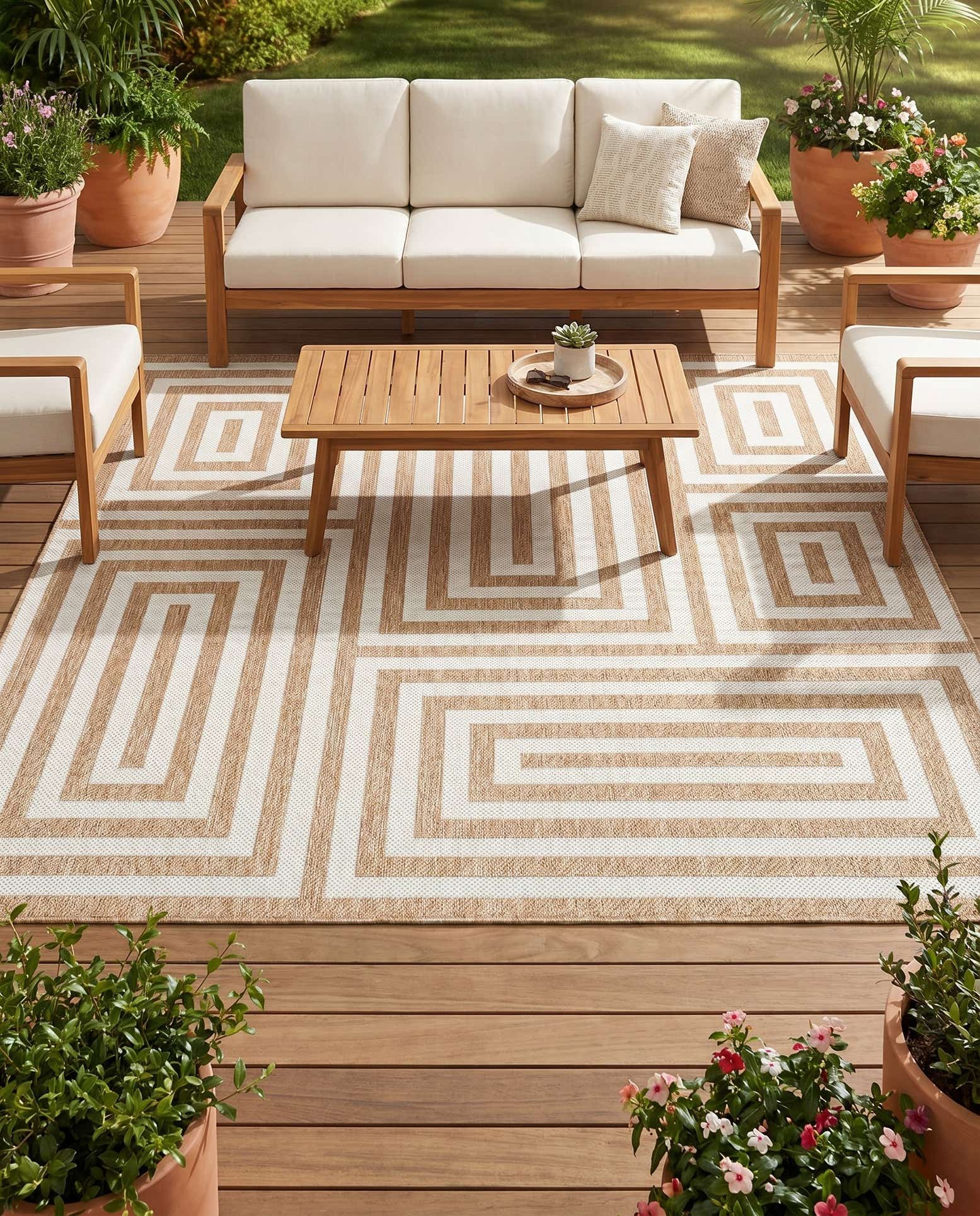 7' 10 x 7' 10 Easy-Clean Modern Indoor / Outdoor Square Rug