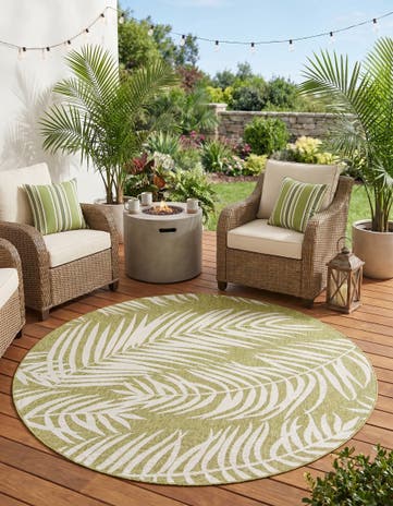 7' 10 x 7' 10 Easy-Clean Botanical Indoor / Outdoor Round Rug