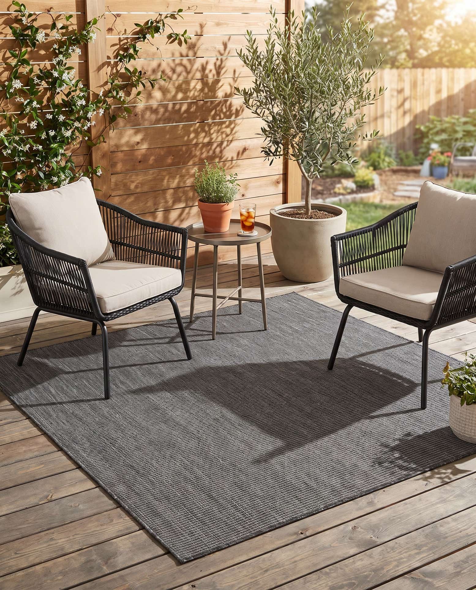 5' 3 x 5' 3 Easy-Clean Solid Indoor / Outdoor Square Rug