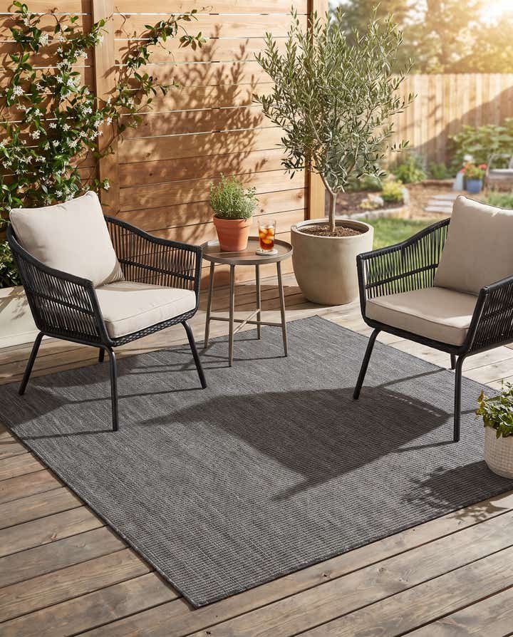 5' 3 x 5' 3 Easy-Clean Solid Indoor / Outdoor Square Rug