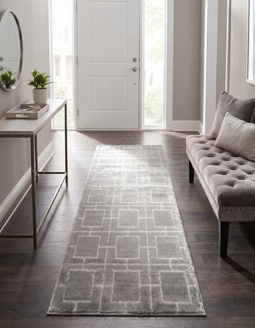 2' x 6' Marilyn Monroe™ Glam Deco Runner Rug