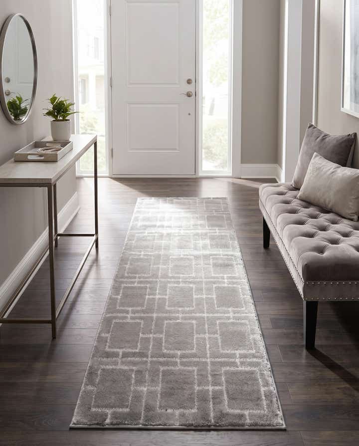 2' x 6' Marilyn Monroe™ Glam Deco Runner Rug