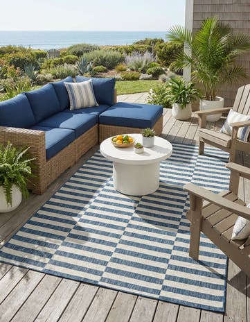 5' 3 x 8' Easy-Clean Ribbon Indoor / Outdoor Rug