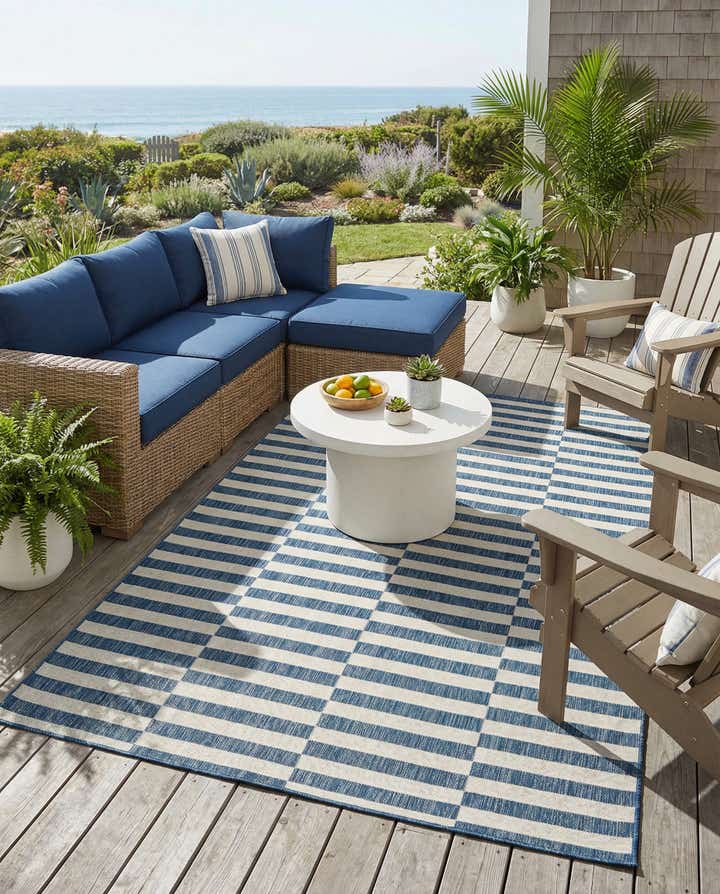 5' 3 x 8' Easy-Clean Striped Indoor / Outdoor Rug