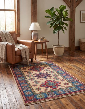 2' 7 x 4' Hand Knotted Kazak Rug