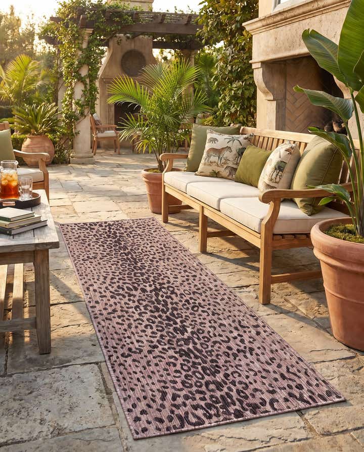 2' 7 x 10' Easy-Clean Safari Indoor / Outdoor Runner Rug