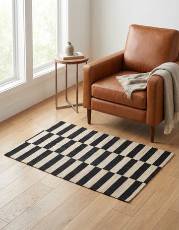 2' 8 x 3' 9 Hand Woven Kilim Modern Wool Rug