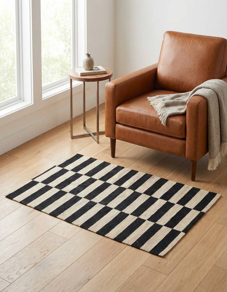 Detail image of 2' 8 x 3' 9 Hand Woven Kilim Modern Wool Rug