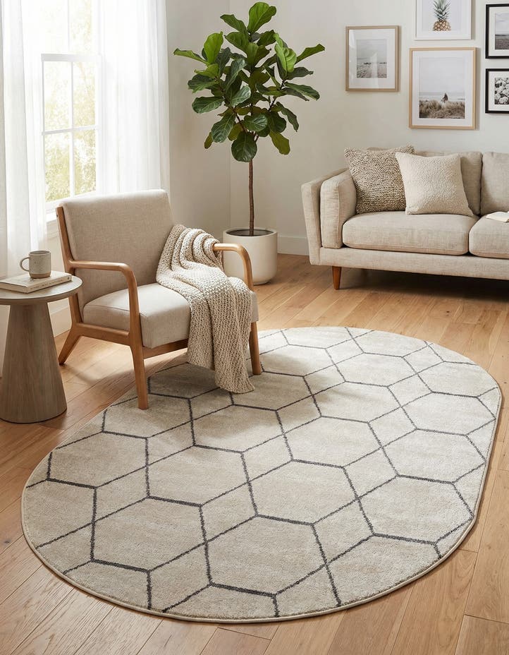 5' 3 x 8' Lattice Frieze Oval Rug