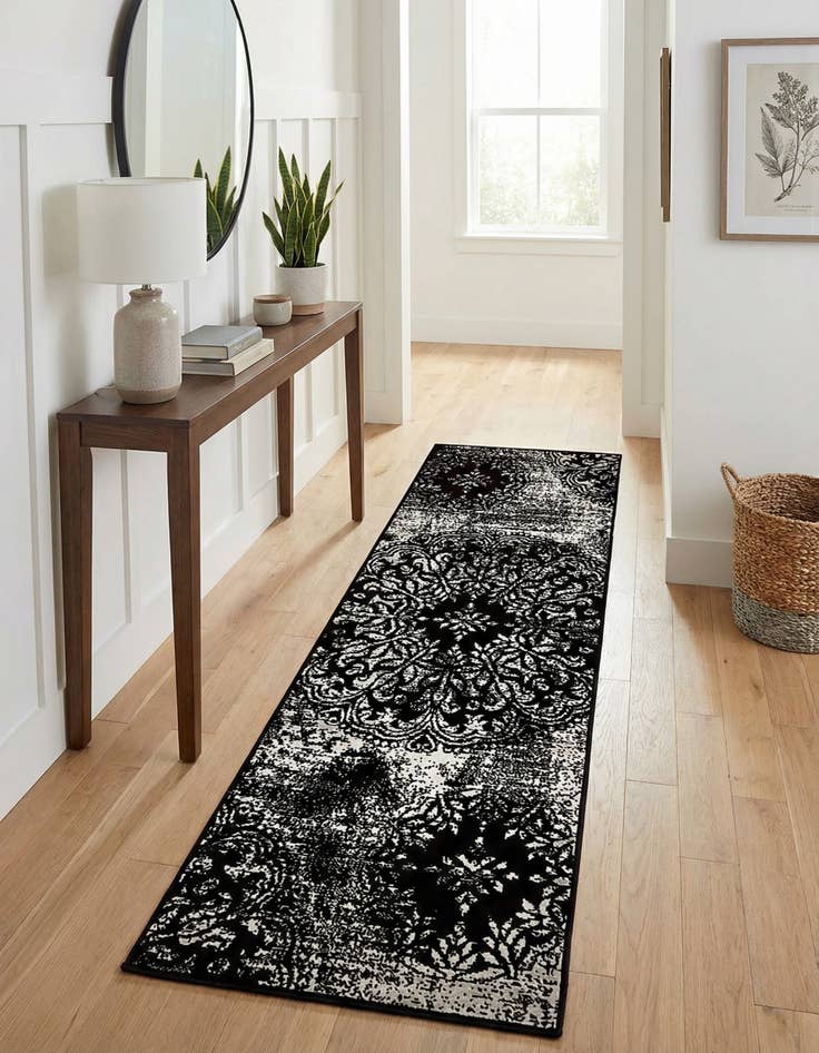 Detail image of 2' x 6' 7 Monaco Runner Rug