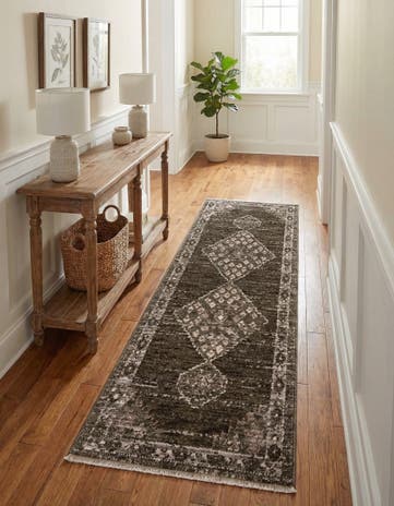 Green Grand Tradition Runner Rug