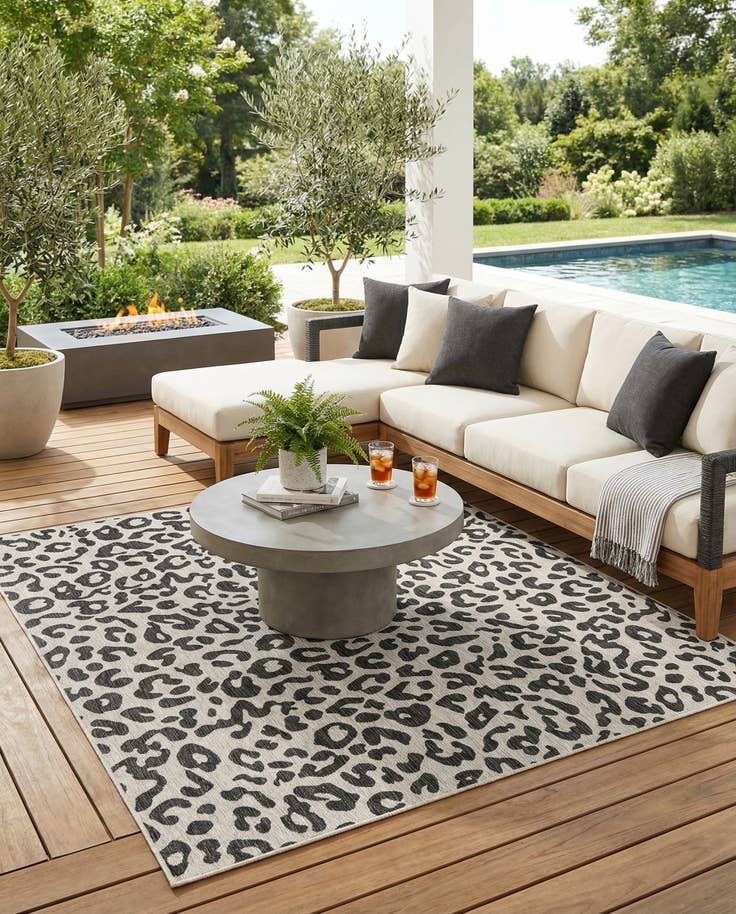Detail image of 7' 10 x 7' 10 Easy-Clean Safari Indoor / Outdoor Square Rug
